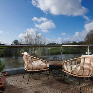 Inn The Boathouse